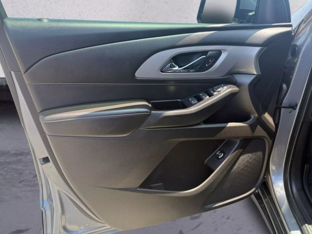 Vehicle image 14 of 40