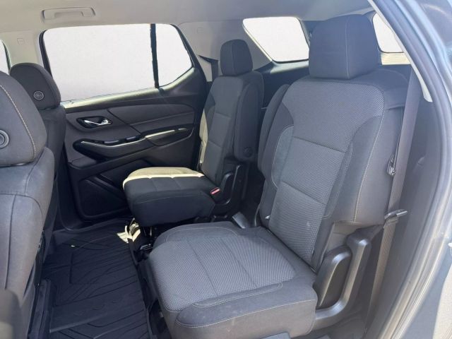 Vehicle image 23 of 40
