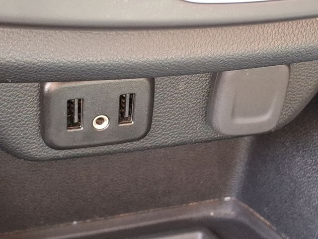 Vehicle image 28 of 34