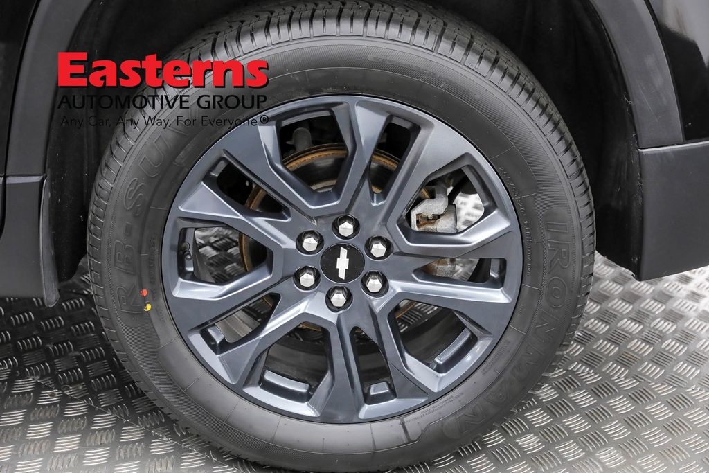 Vehicle image 61 of 100