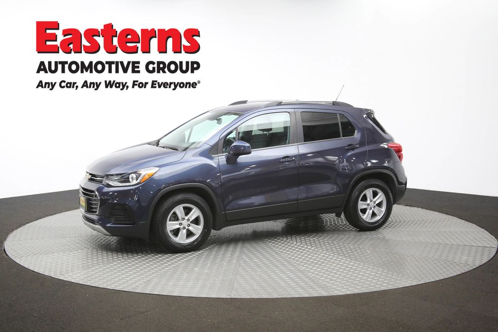 2019 Chevrolet Trax LT Image 2 of 65