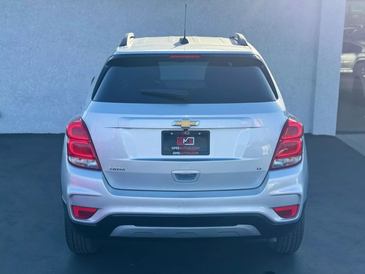 Vehicle image 6 of 33