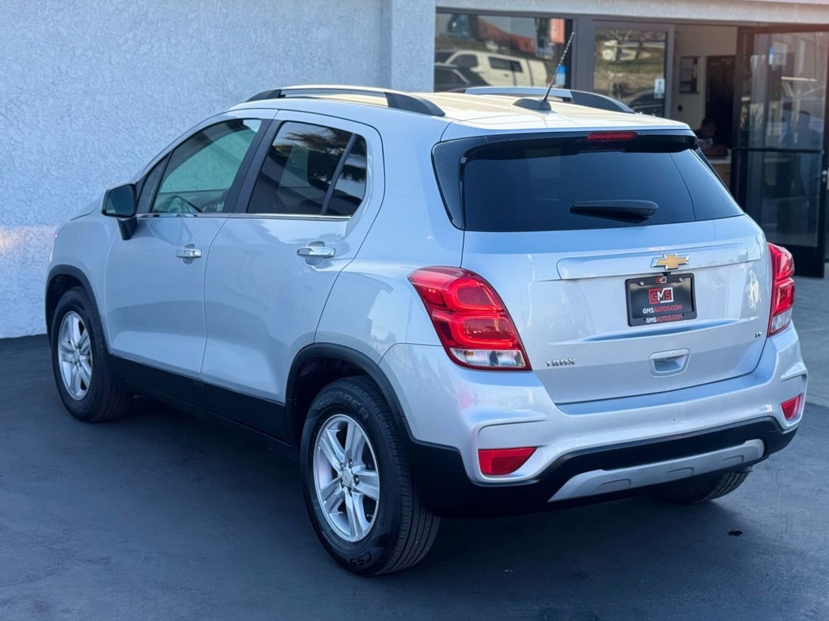 Vehicle image 7 of 33