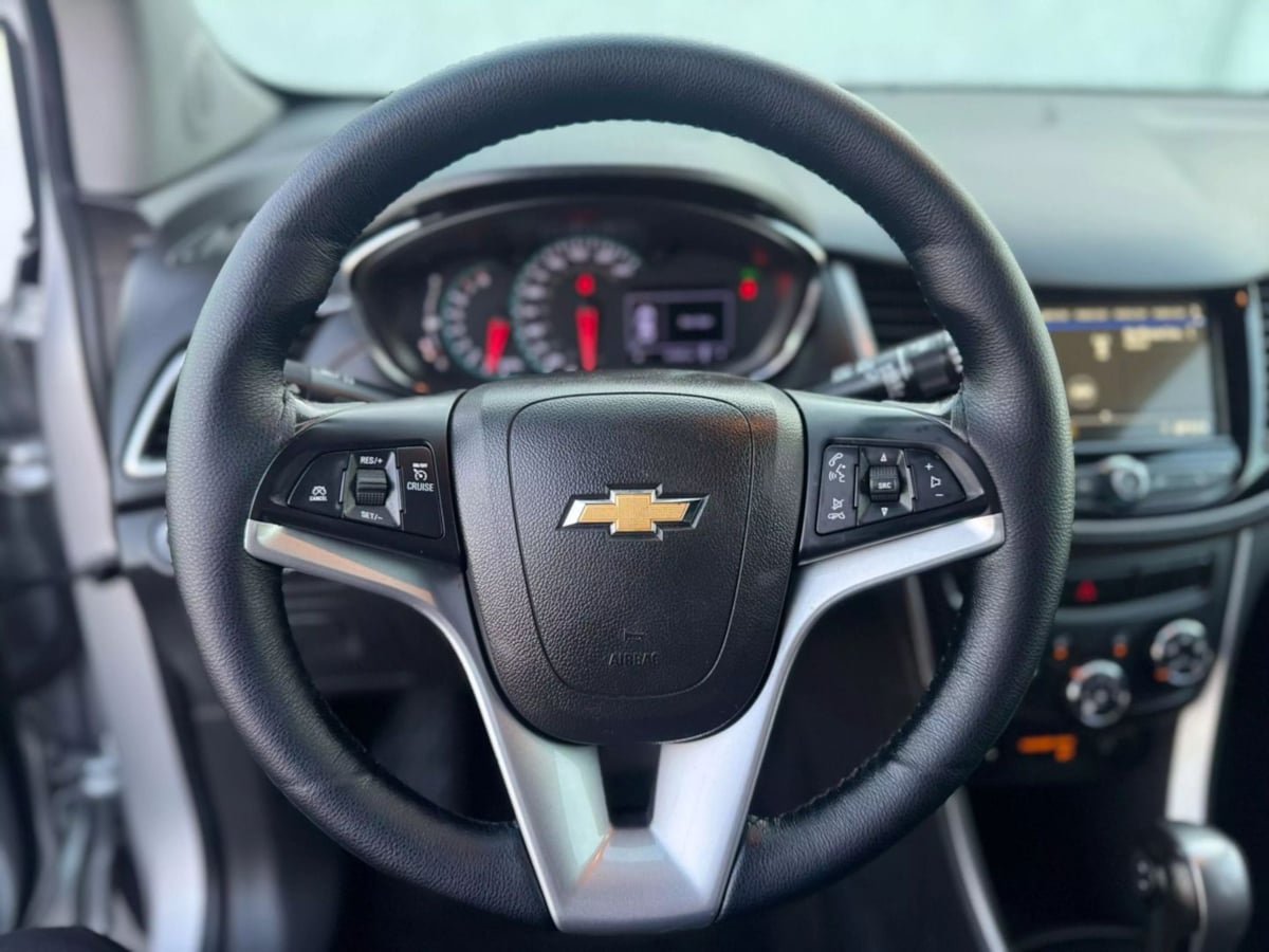 Vehicle image 26 of 33