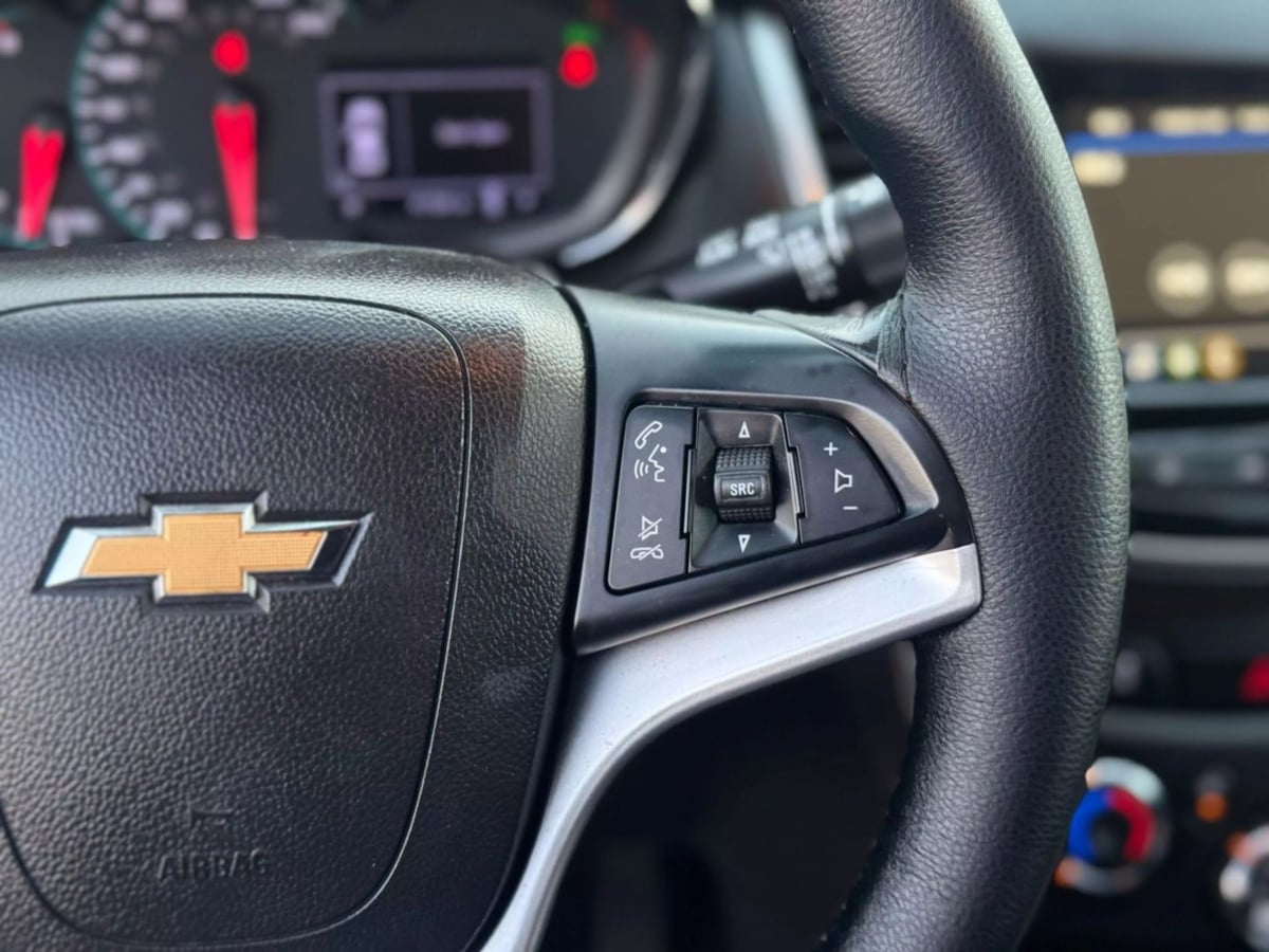 Vehicle image 28 of 33