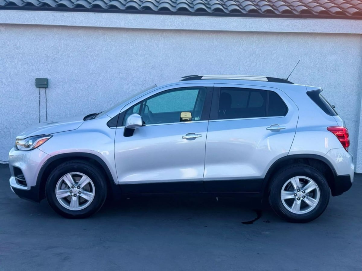 Vehicle image 8 of 33