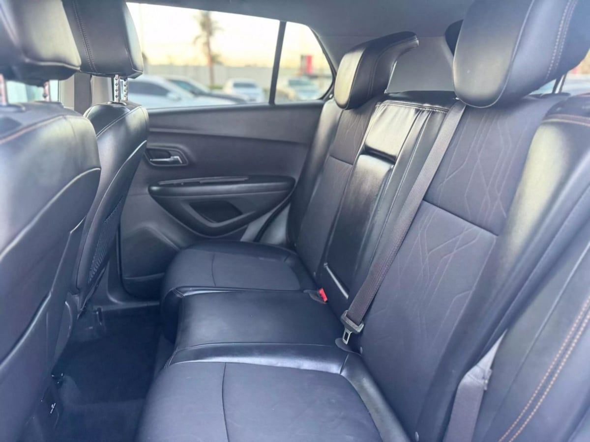 Vehicle image 20 of 33