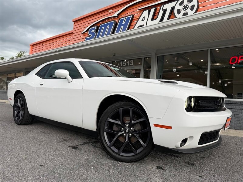 2019 Dodge Challenger SXT Image 1 of 44