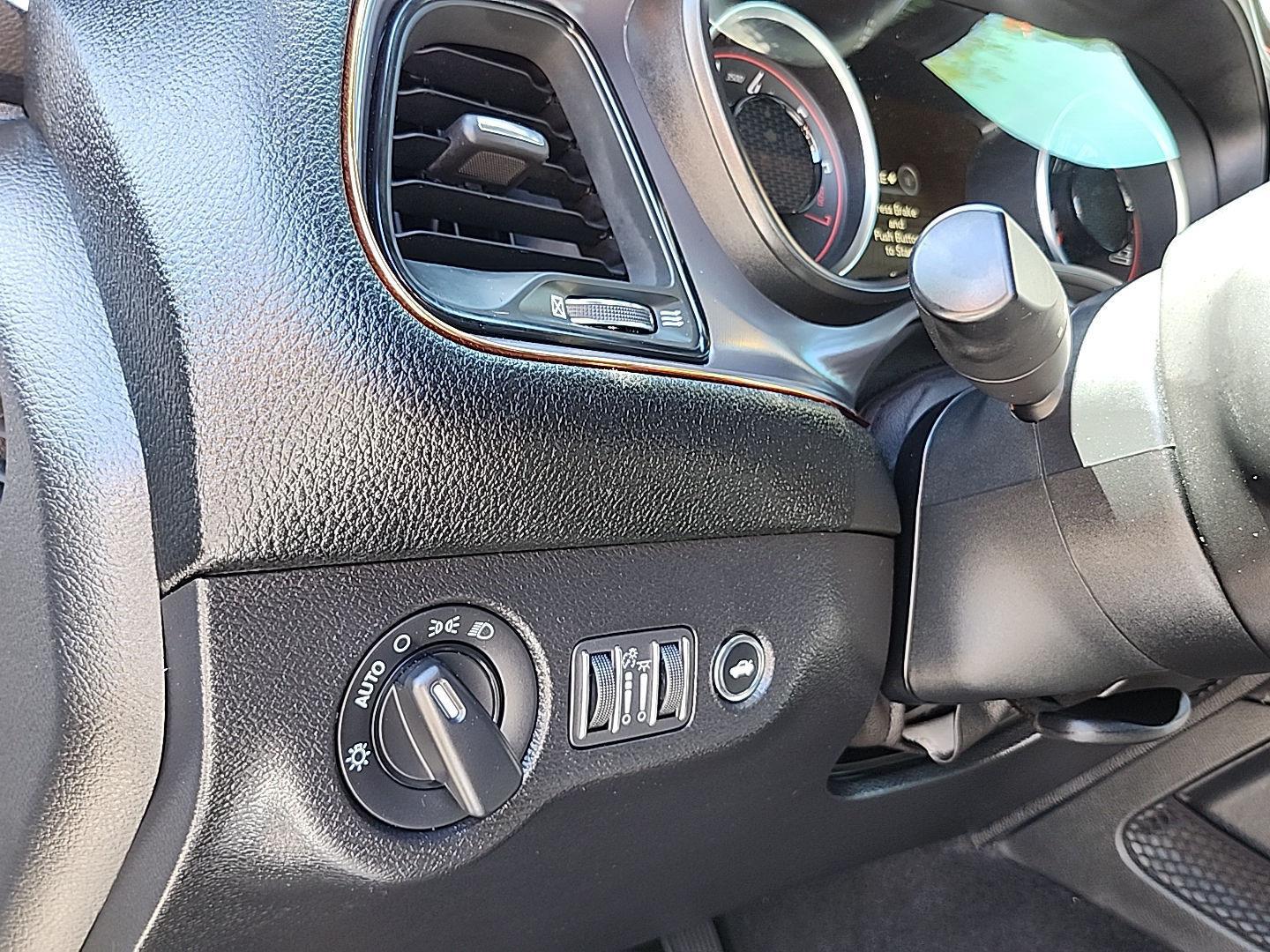 Vehicle image 40 of 56