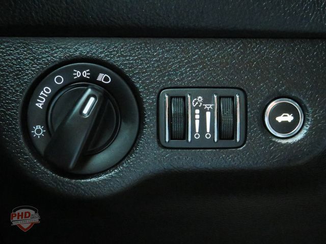 Vehicle image 19 of 22