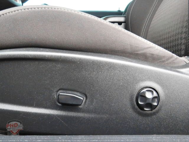 Vehicle image 10 of 22