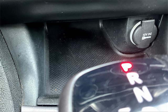 Vehicle image 33 of 35
