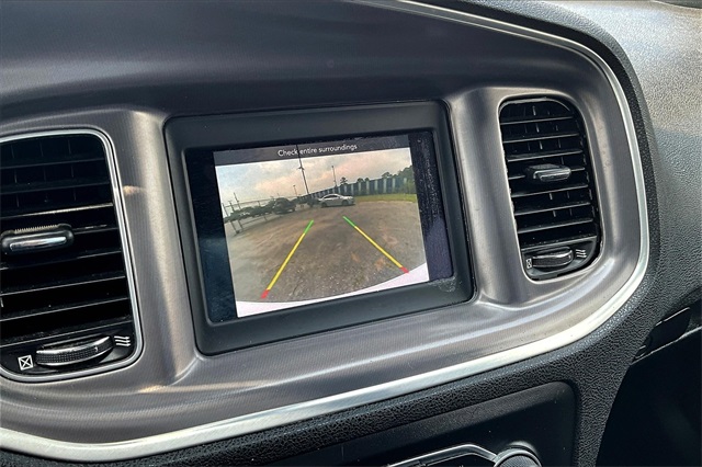 Vehicle image 21 of 35