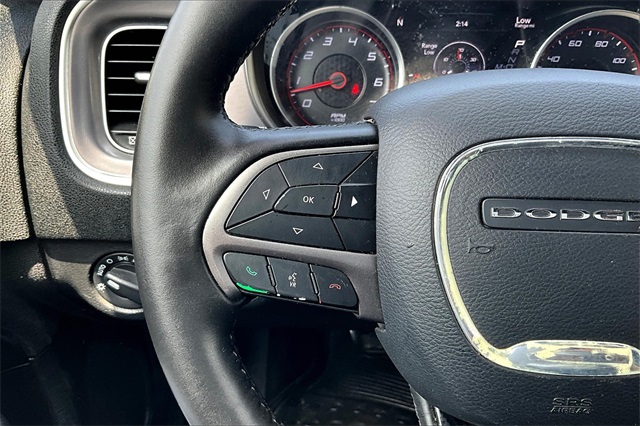Vehicle image 18 of 35