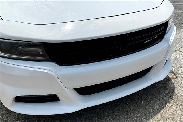 Vehicle image 24 of 35