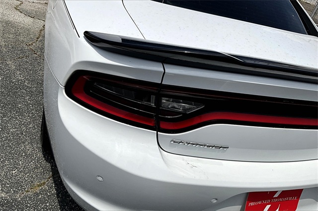 Vehicle image 29 of 35