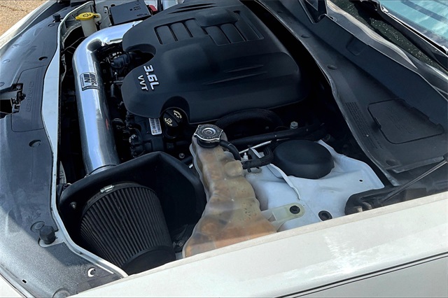 Vehicle image 32 of 35