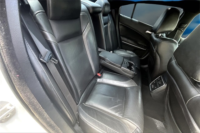 Vehicle image 9 of 35
