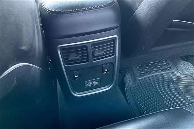 Vehicle image 23 of 35