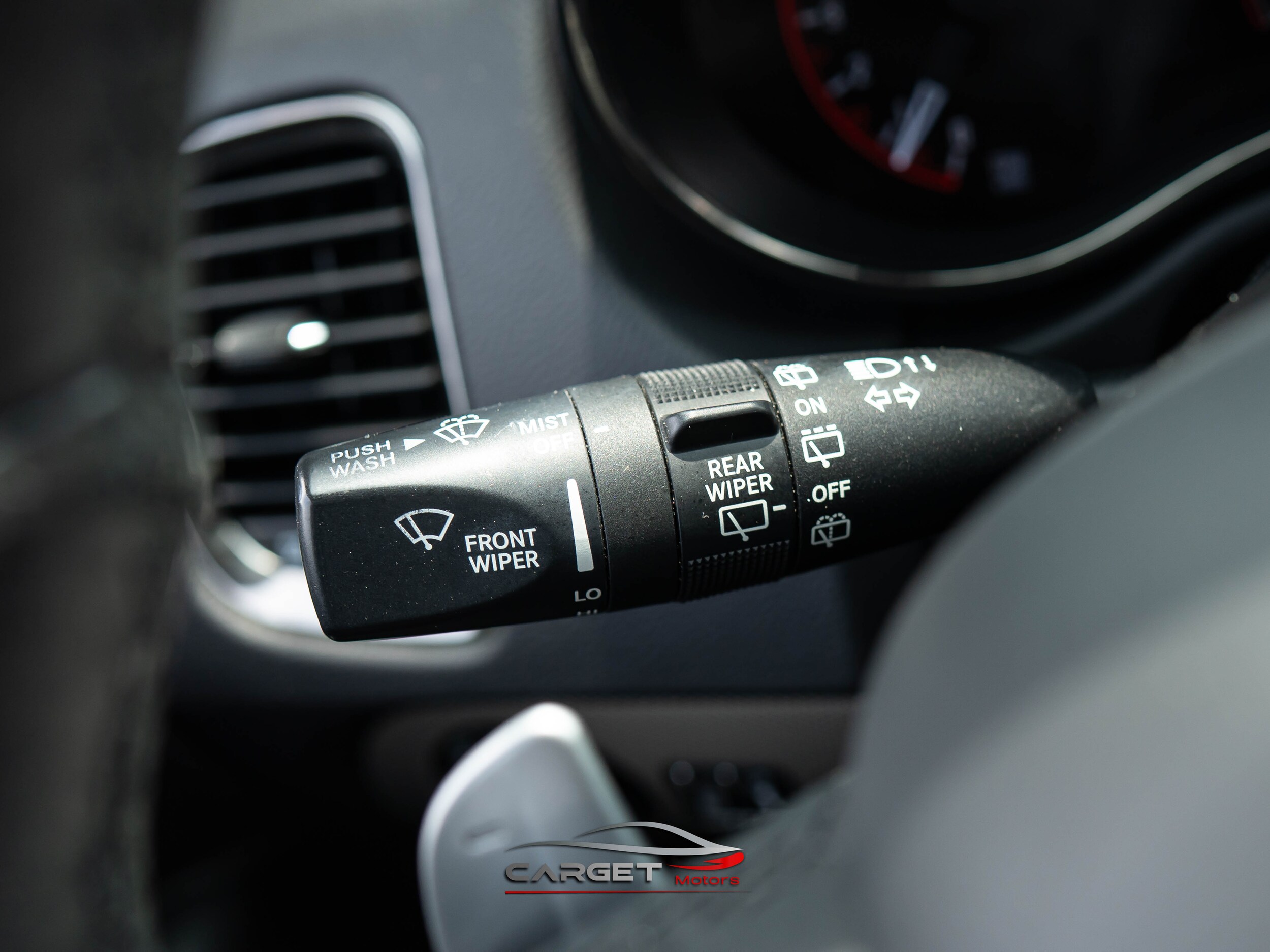 Vehicle image 31 of 63