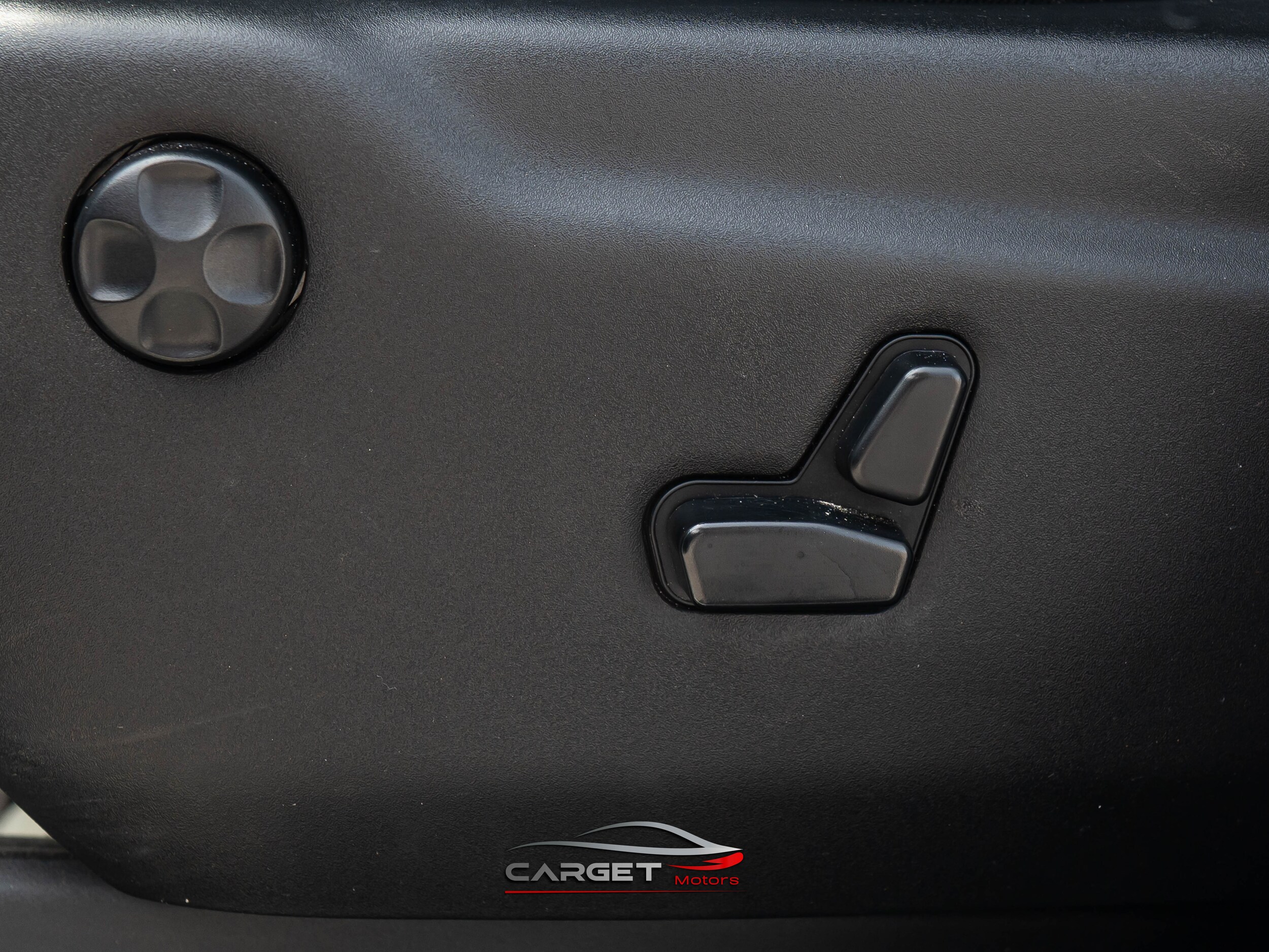 Vehicle image 41 of 63