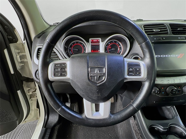 Vehicle image 37 of 42