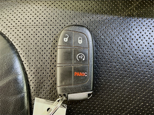 Vehicle image 29 of 42