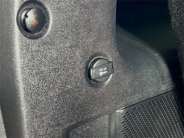 Vehicle image 31 of 42