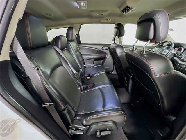 Vehicle image 17 of 42