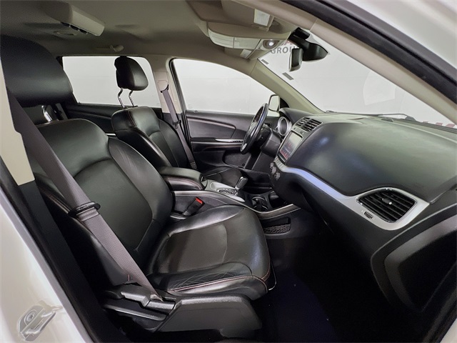 Vehicle image 18 of 42