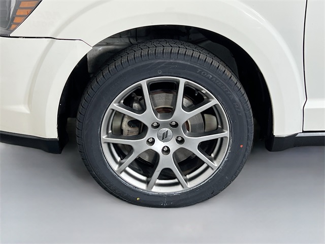 Vehicle image 10 of 42