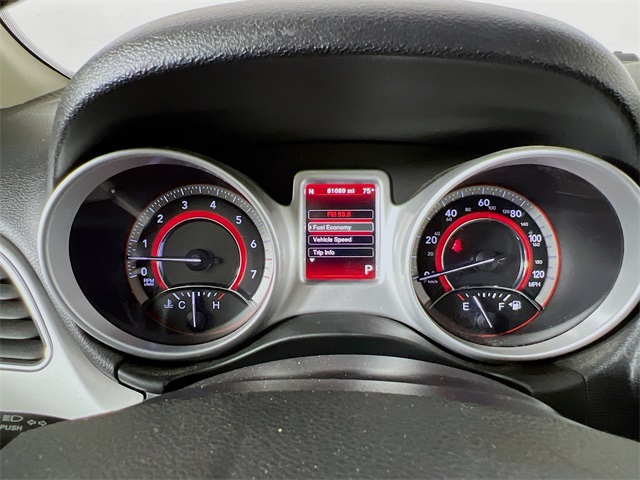 Vehicle image 22 of 42