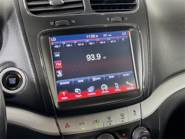 Vehicle image 26 of 42