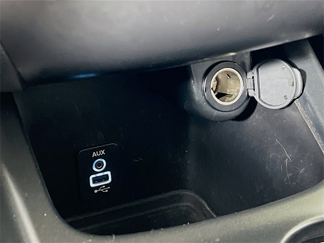 Vehicle image 36 of 42