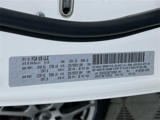 Vehicle image 33 of 42