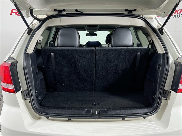 Vehicle image 14 of 42