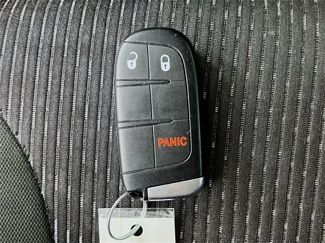 Vehicle image 27 of 35