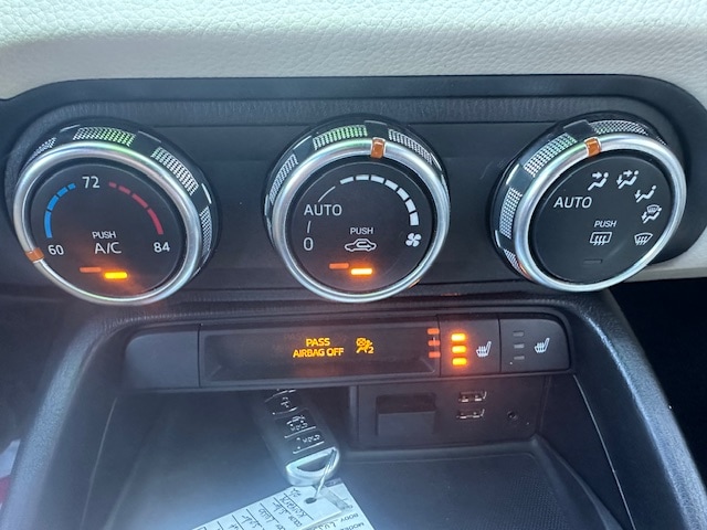 Vehicle image 18 of 32