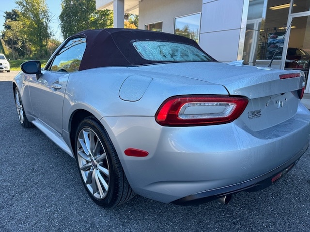 Vehicle image 8 of 32