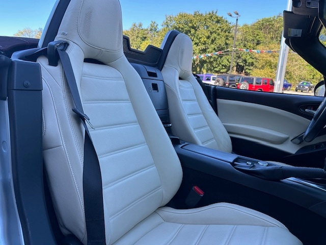 Vehicle image 24 of 32
