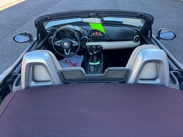 Vehicle image 25 of 32