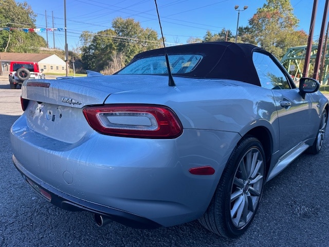 Vehicle image 6 of 32