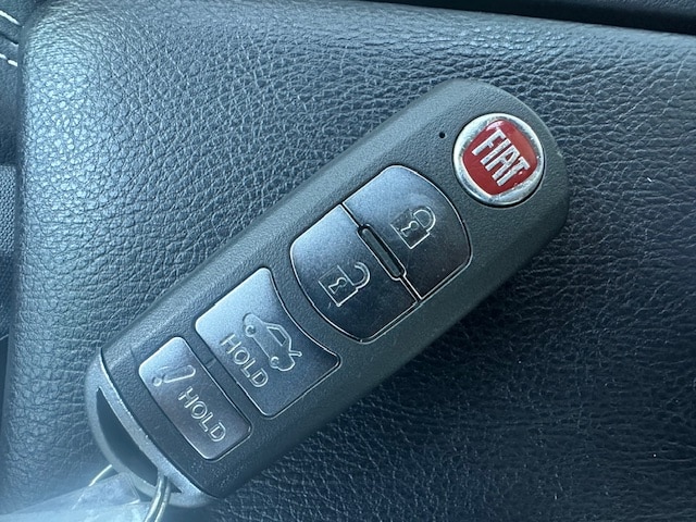 Vehicle image 28 of 32