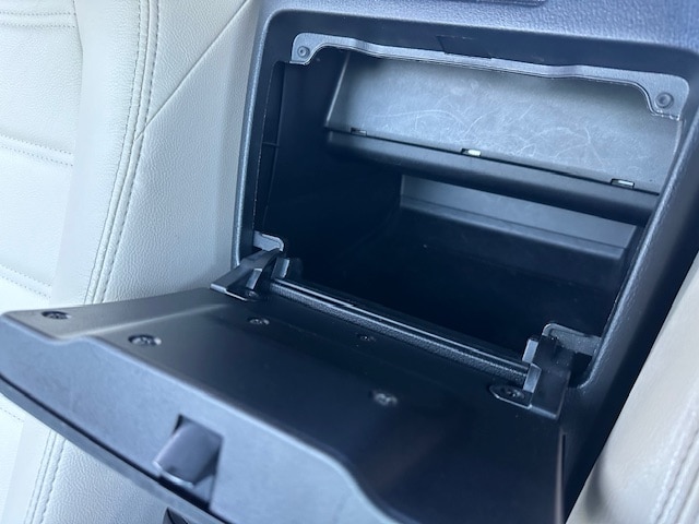 Vehicle image 21 of 32