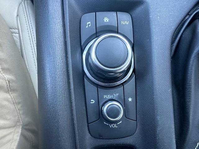 Vehicle image 20 of 32