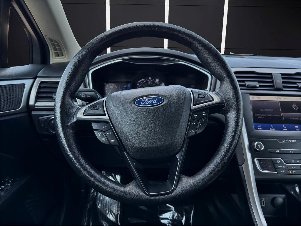 Vehicle image 16 of 29