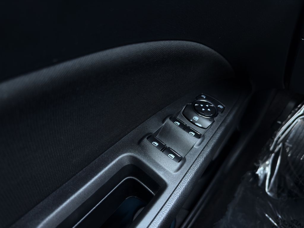 Vehicle image 11 of 29