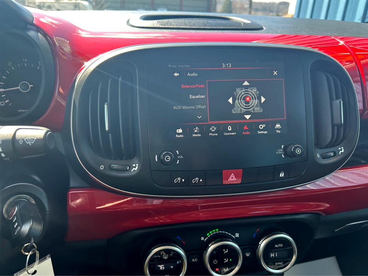 Vehicle image 24 of 33