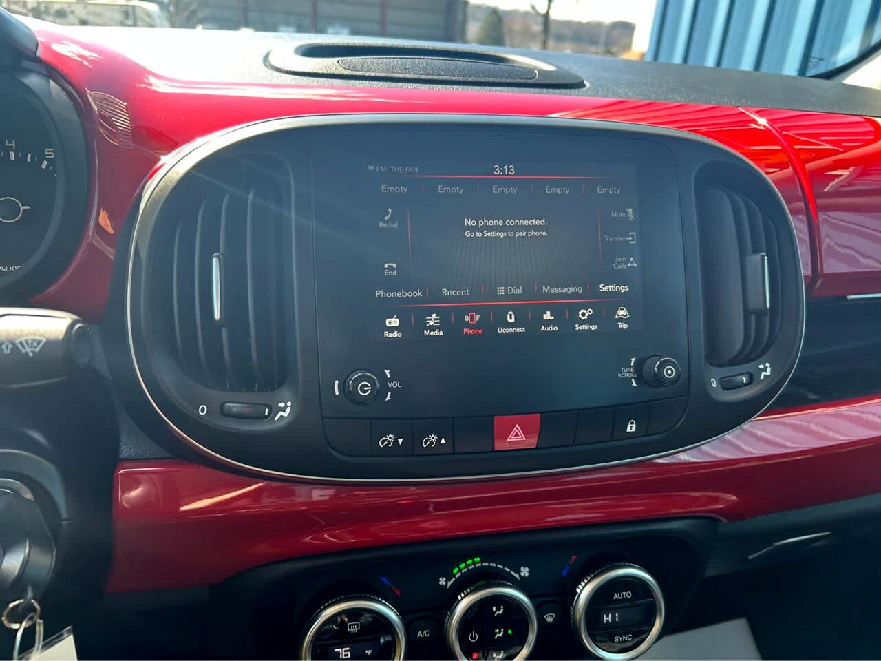 Vehicle image 21 of 33
