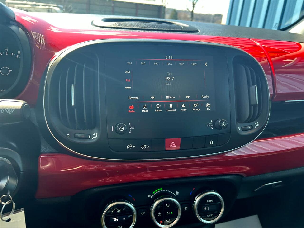 Vehicle image 18 of 33